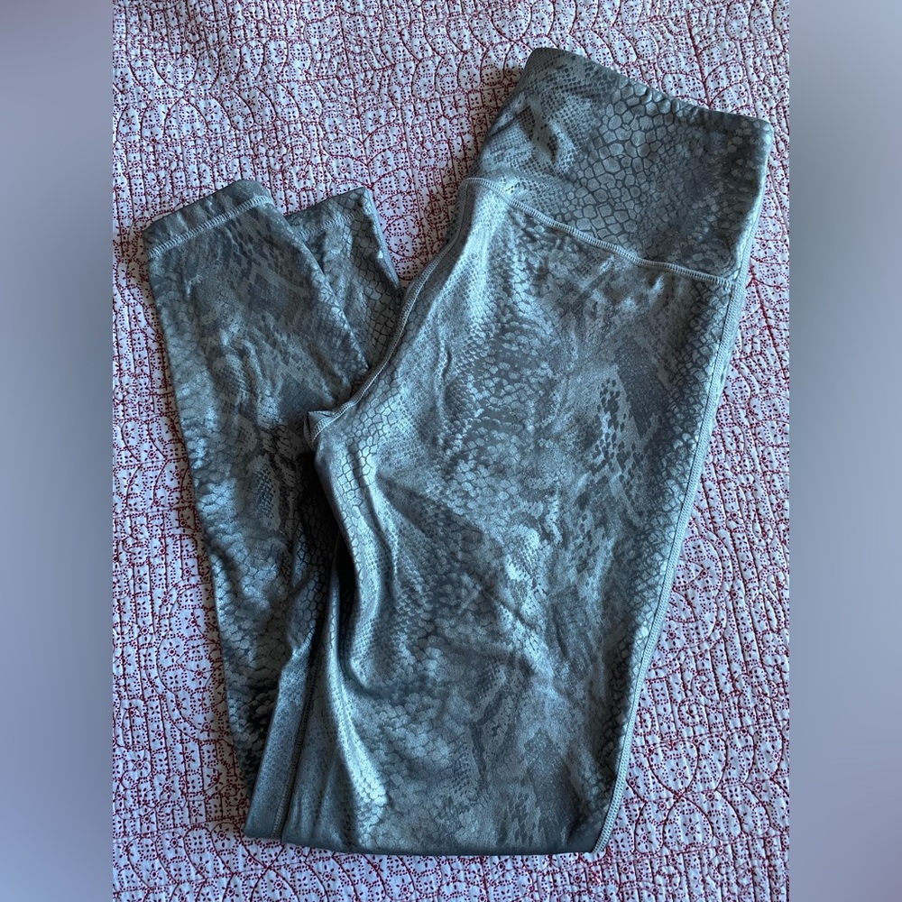 Women’s snake skin metallic leggings